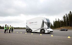 Verdens første førerløse lastbil i drift - teknologikritik.dk